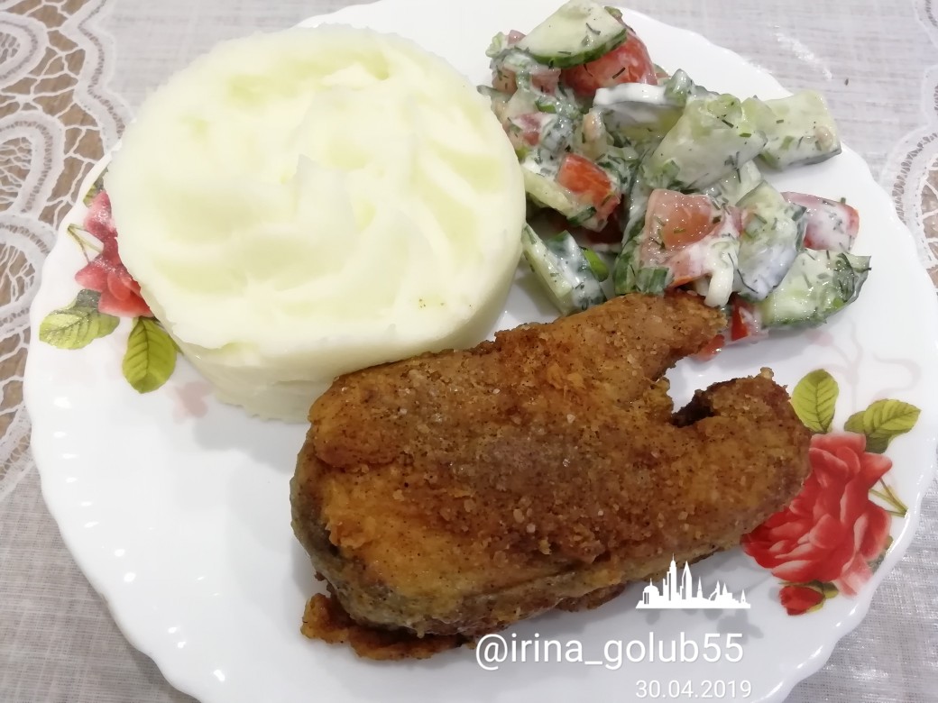 Стейки кеты жареные