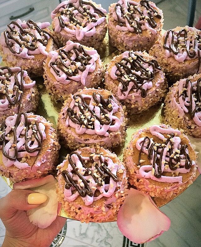 Пирожные с вишнёвым джемом 🍒🍮