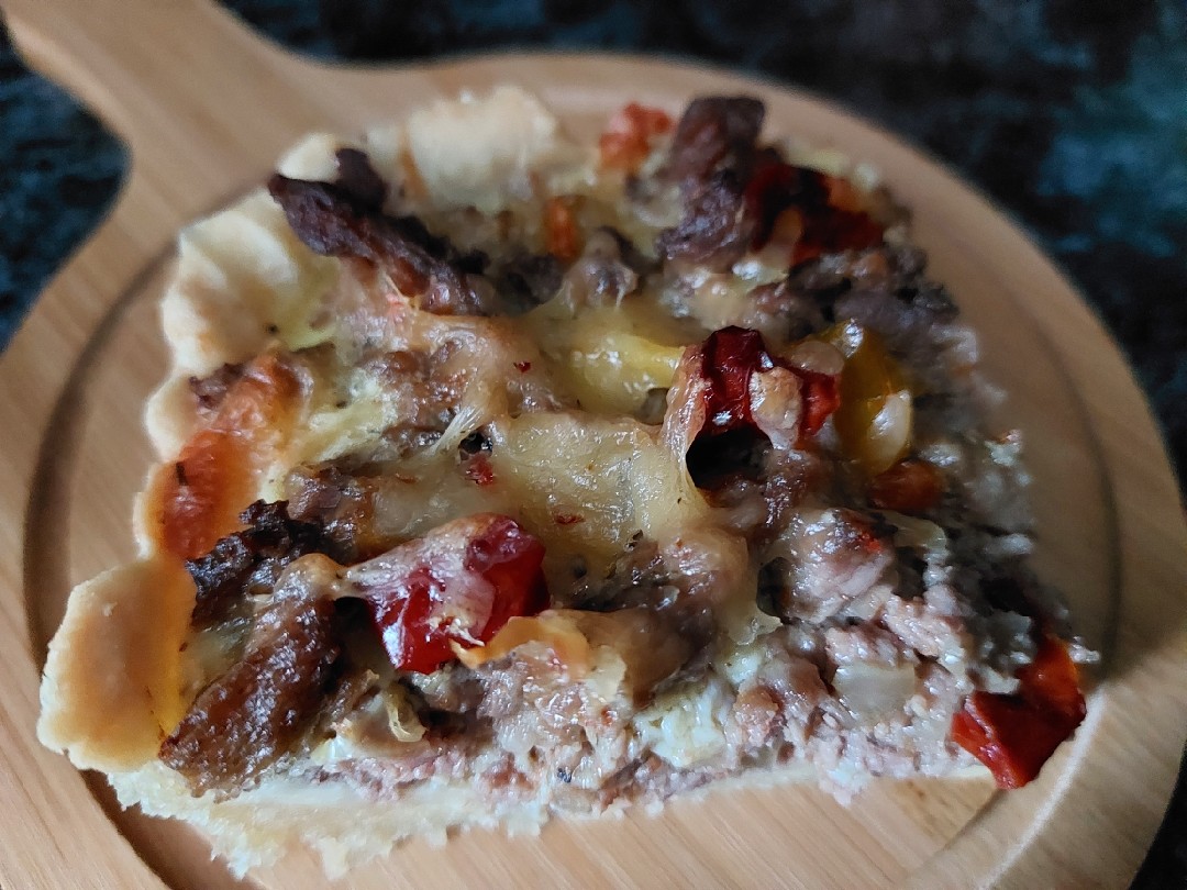 Пирог с вялеными томатами