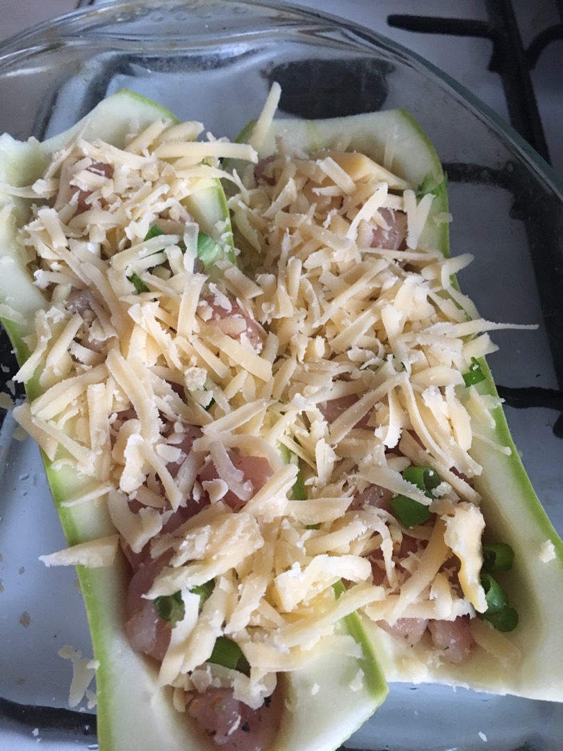 Лодочки из кабачков с курицей
