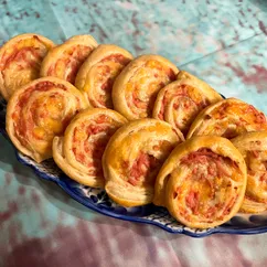 Быстрые булочки из слоёного теста