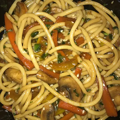 Свинина стирфай со спагетти