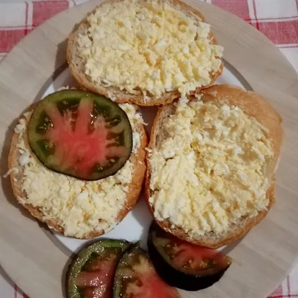 Бутерброды с сырно-яичной пастой (быстрый перекус)