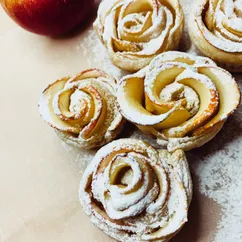 Слоеные булочки с корицей и яблоком🍎