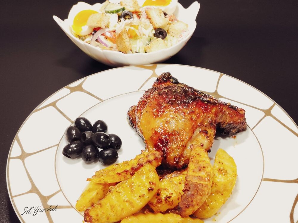 Куриные бедрышки с картошкой в аэрогриле