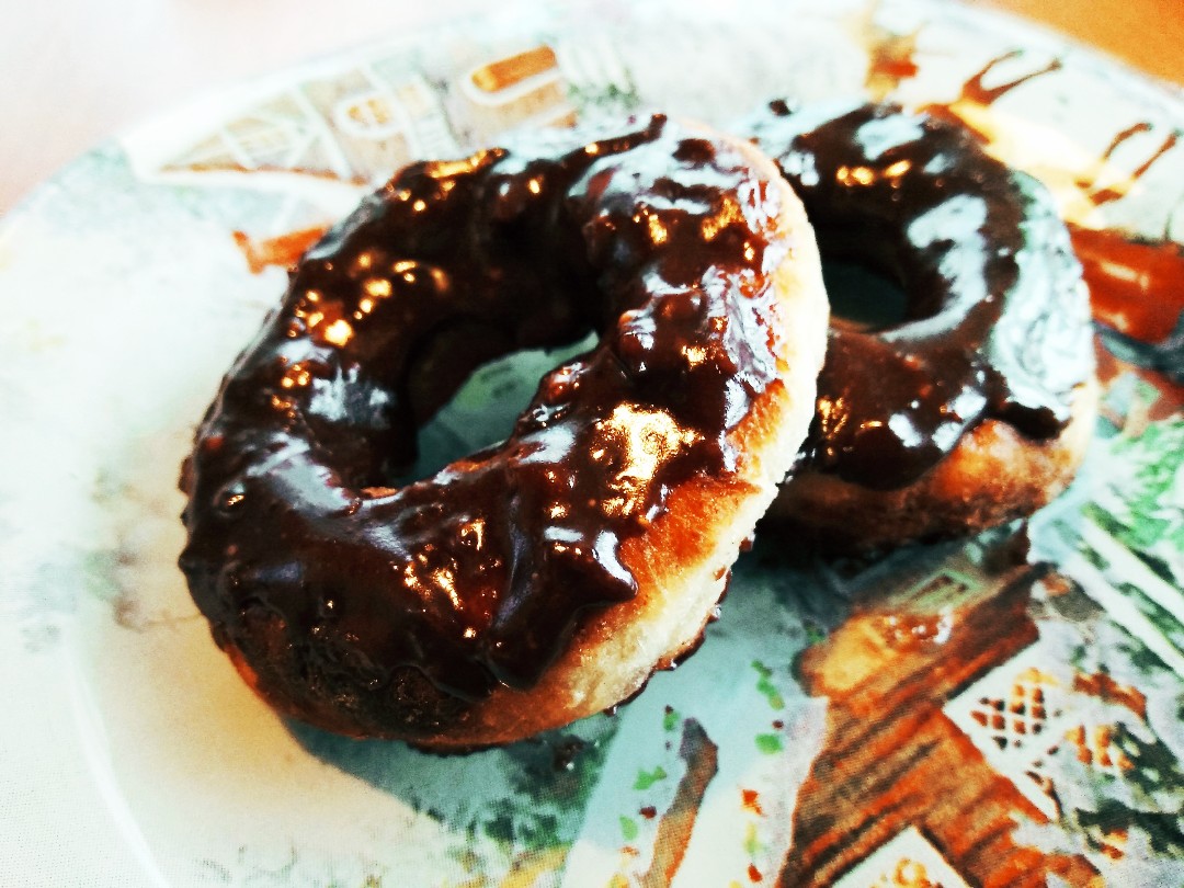 Банановые пончики в шоколадной глазури.🍩