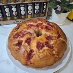 Пирог с клубникой
