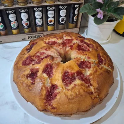 Пирог с клубникой