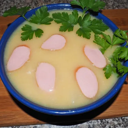 Суп гороховый с варёно-копчёной грудинкой