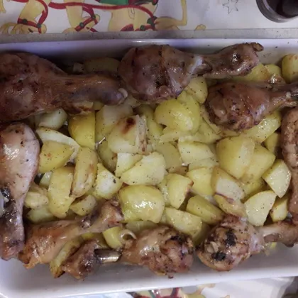 Картофель запеченный с куриной голенью