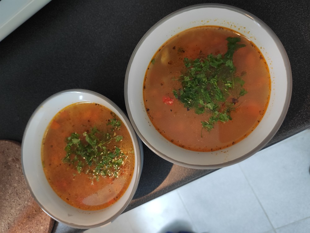 Суп с картошкой, репчатым луком и свининой в мультиварке
