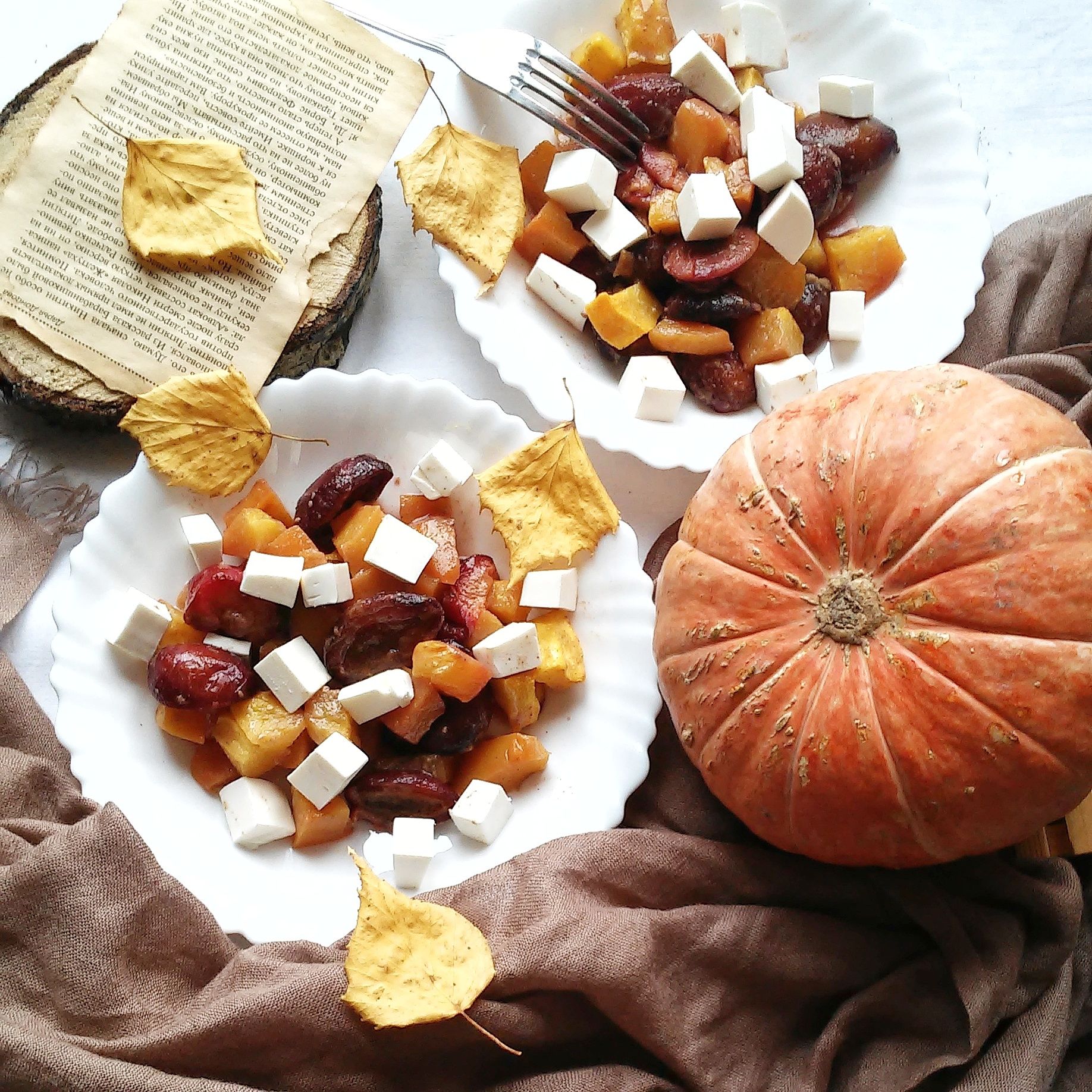 Теплый салат с жареным сыром, перцем и тыквой, пошаговый рецепт с фото