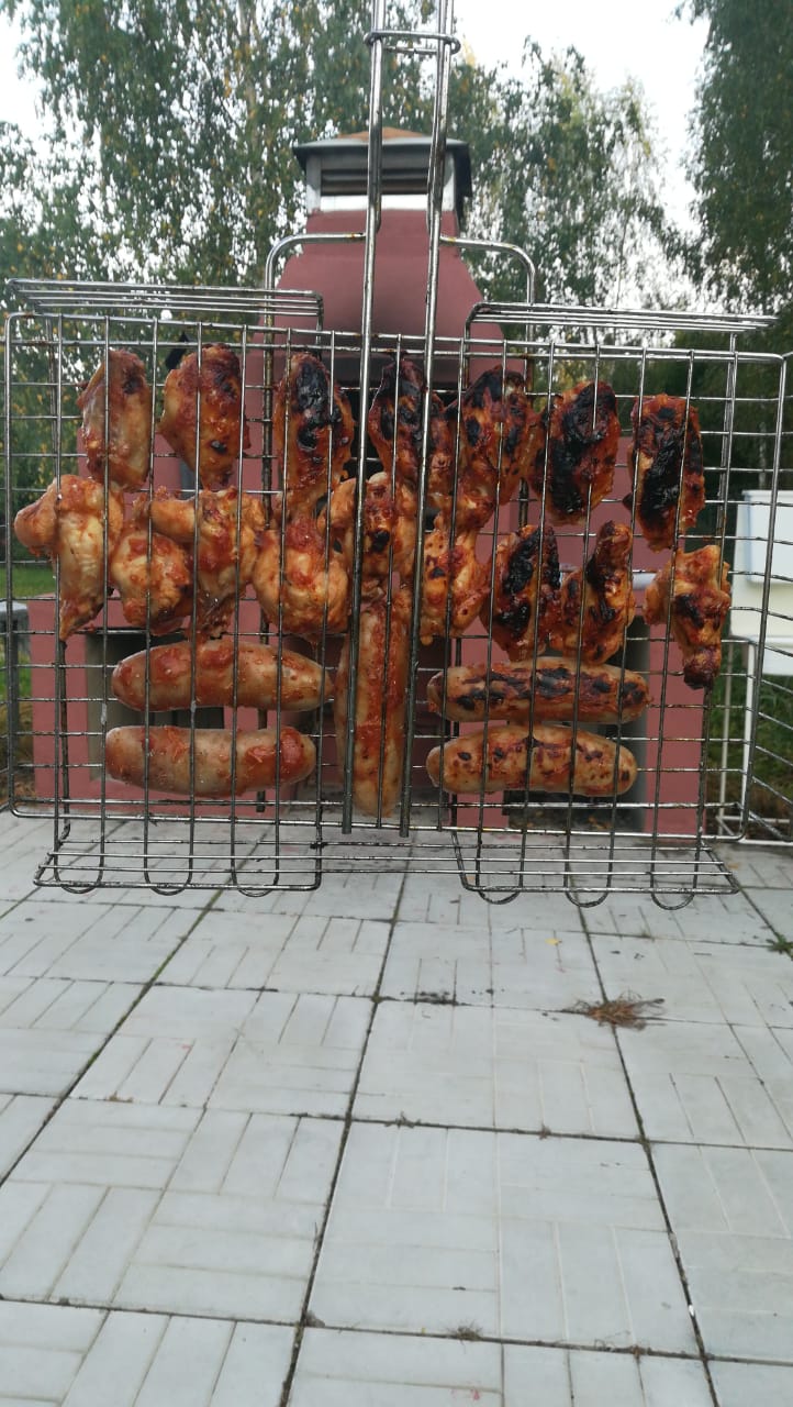 Крылья и колбаски в соусе bbq