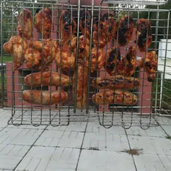 Крылья и колбаски в соусе bbq