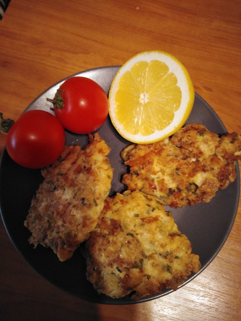 Рыбные котлеты с овощами