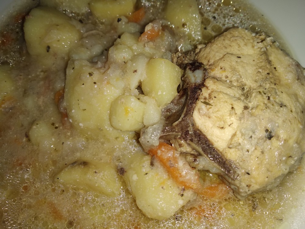 Курица с картофелем в сметанным соусе
