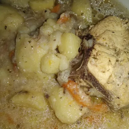 Курица с картофелем в сметанным соусе