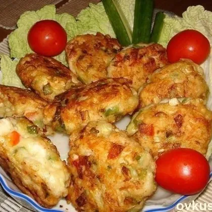 Рецепт очень вкусных и полезных котлет из куриного мяса с овощами и сыром
