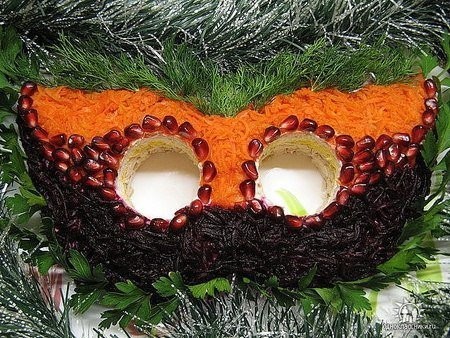 Новогодний салат «Маска»