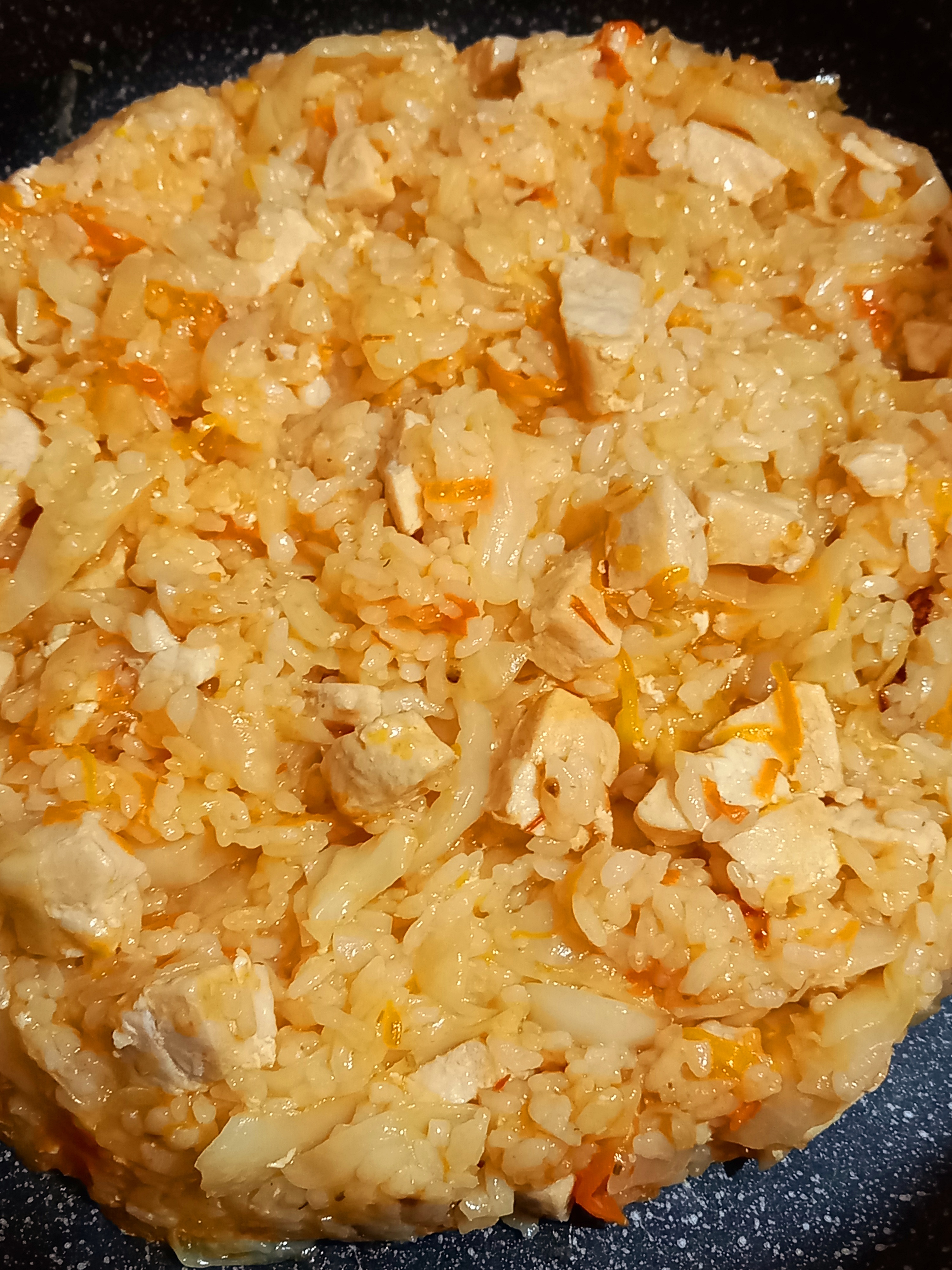 Куриная грудка с рисом и овощами