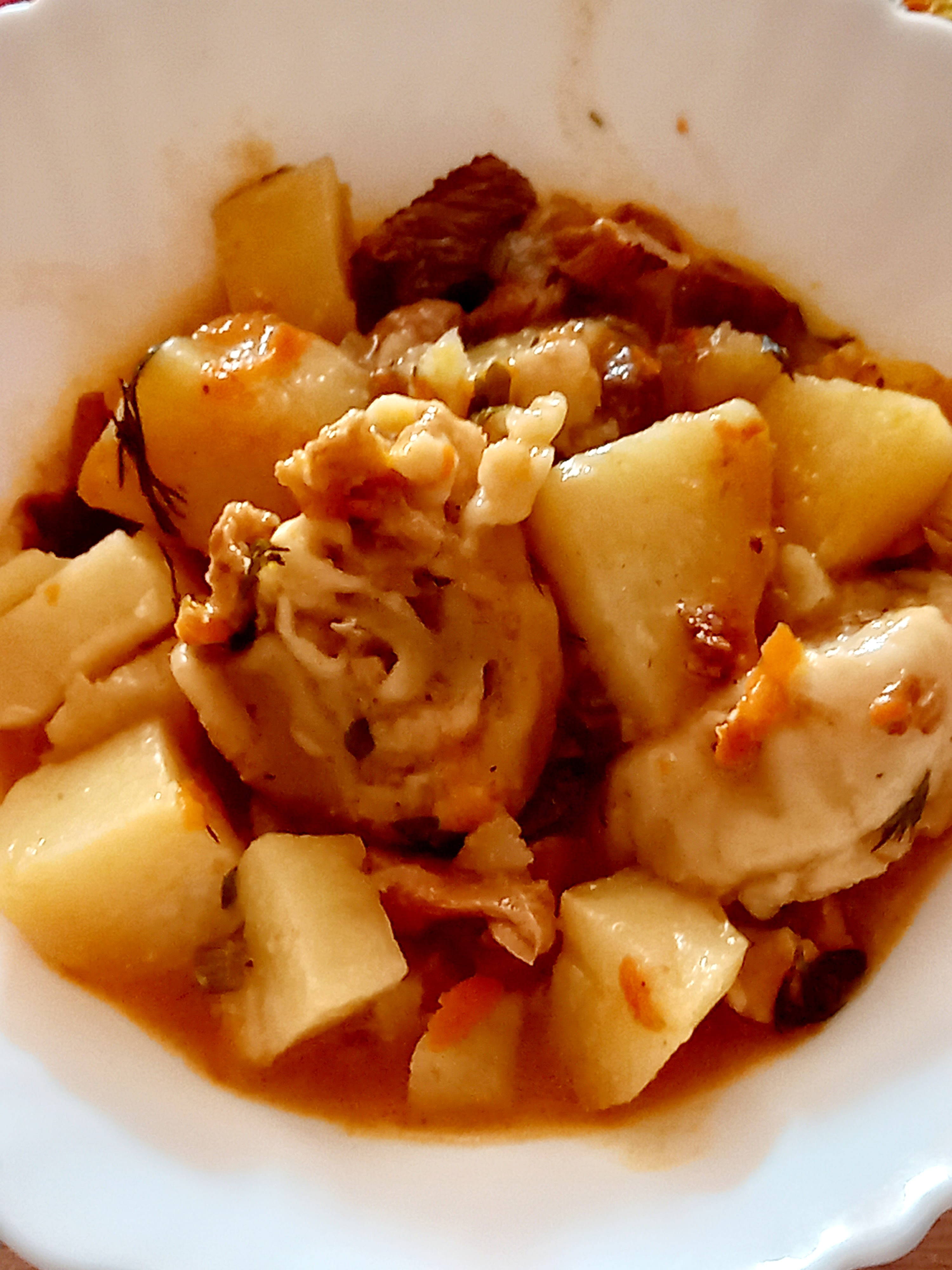 Мясные розочки с грибами и овощами