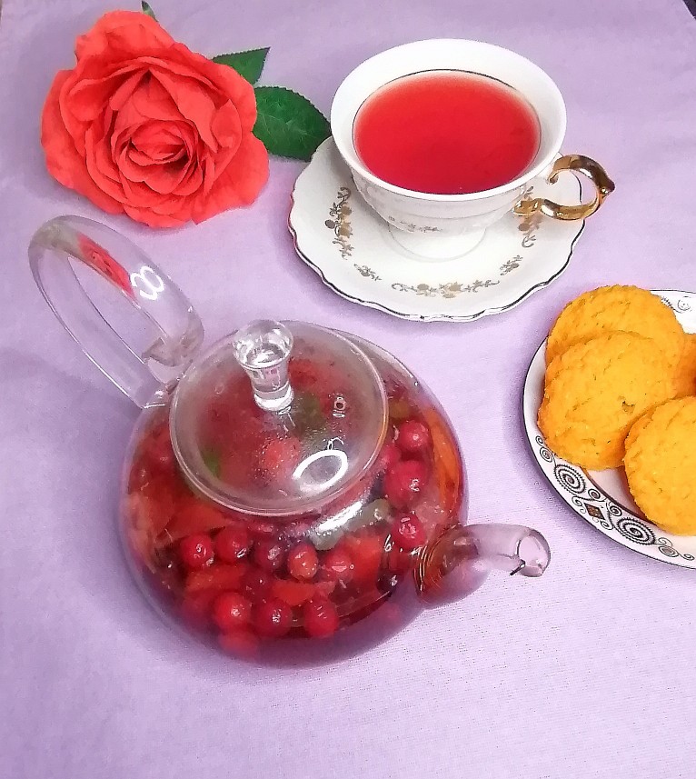 Чай ягодный с мятой