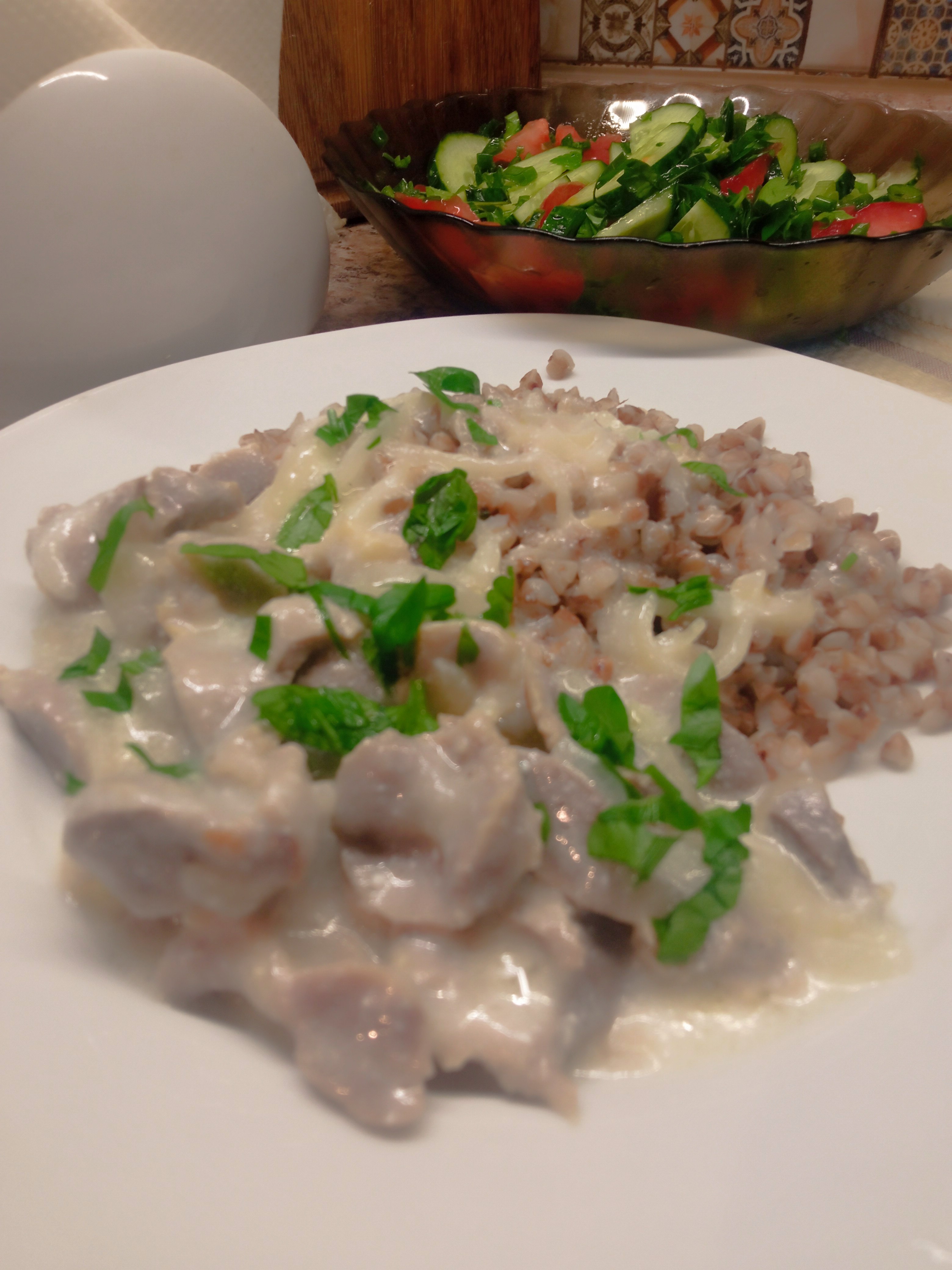 Куриные желудки тушёные в сметане