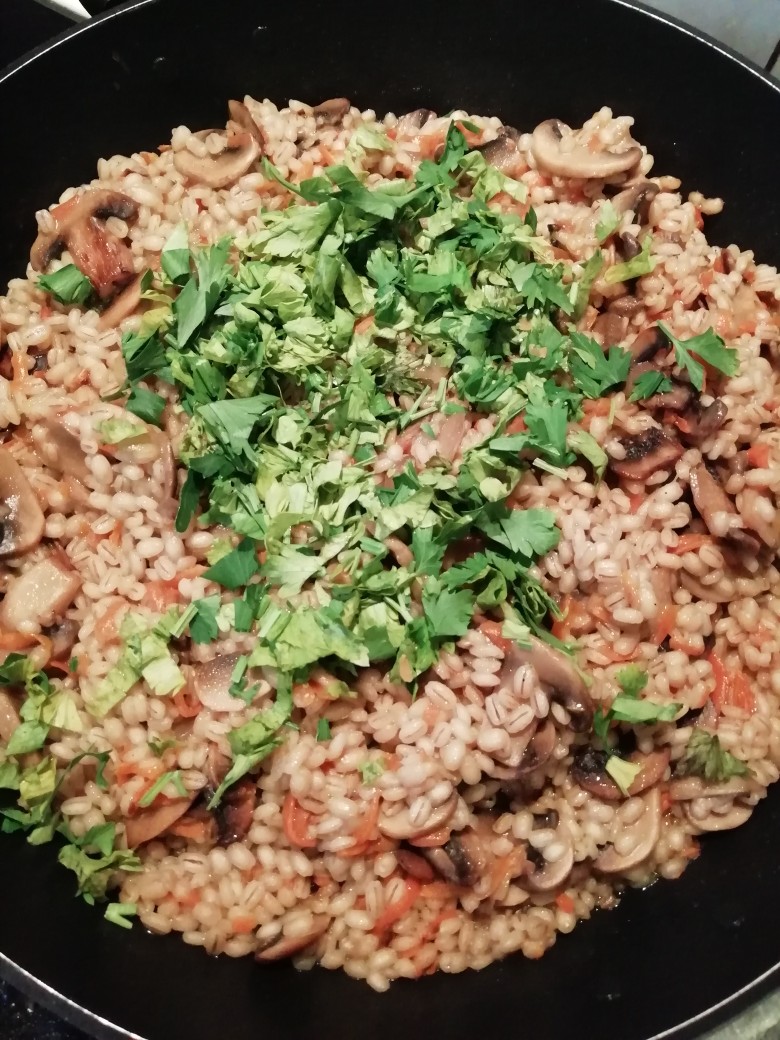 Перловка с шампиньонами