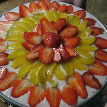 Торт фруктово -йогуртовый