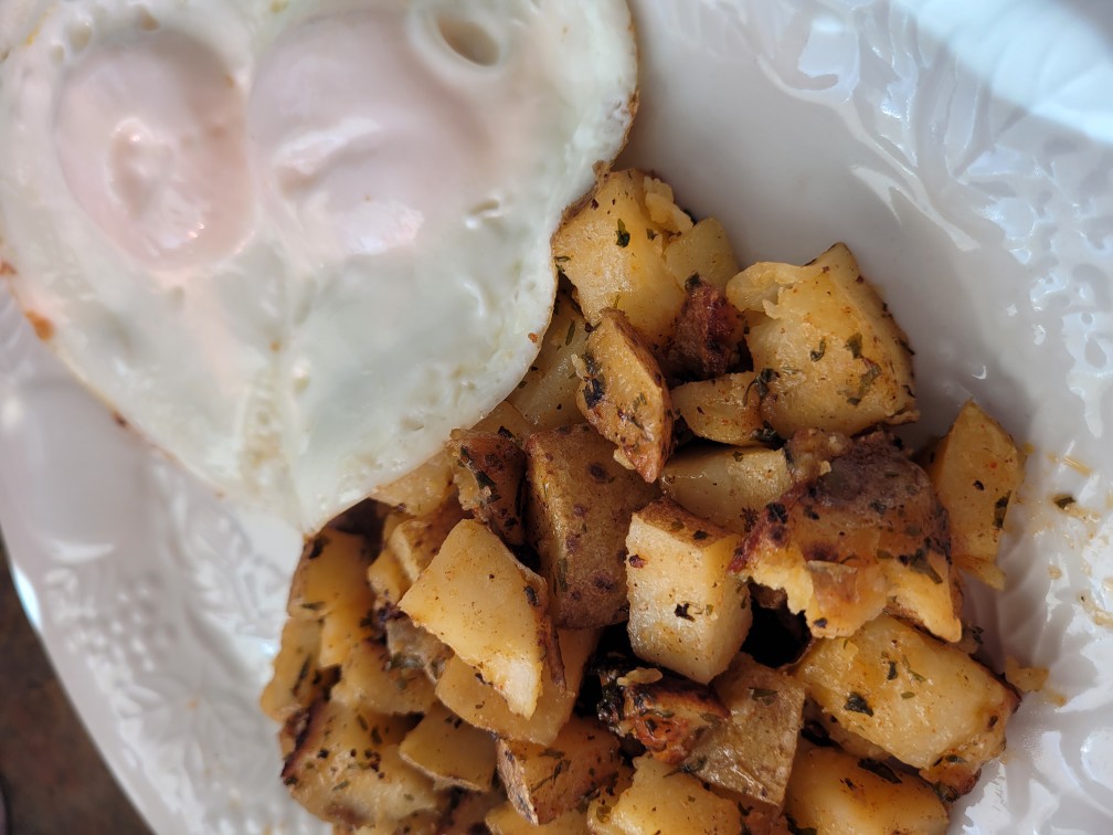 Картофель жаренный в кожуре
