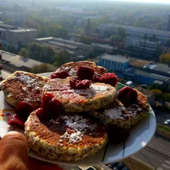 Вкуснейшие сырники  с маком и ягодами