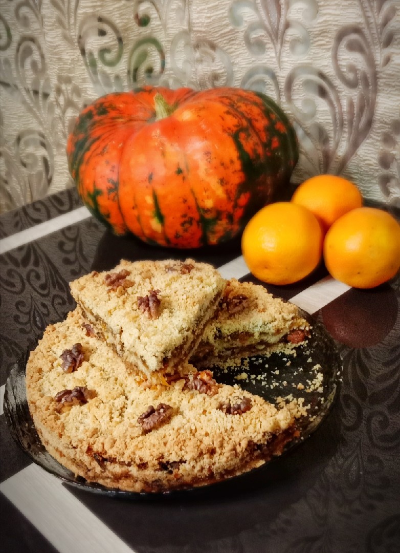 Насыпной пирог с тыквой и грецким орехом