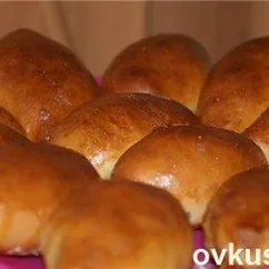 Домашние пирожки с яблоком и корицей