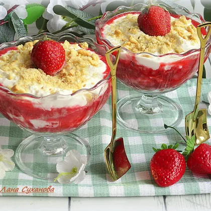 Десерт из печенья с творожным кремом
