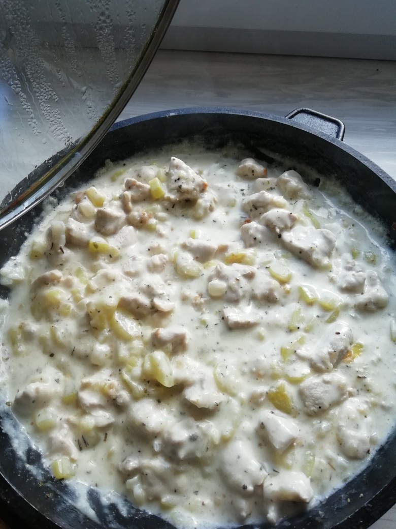 Подлива из курицы в сливочном соусе