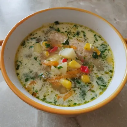 Картофельный суп со сметаной и шпинатом