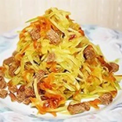 Салат с редькой, сухариками и овощной зажаркой