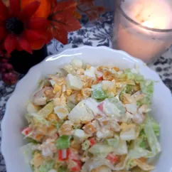 Салат с крабовыми палочками и сыром
