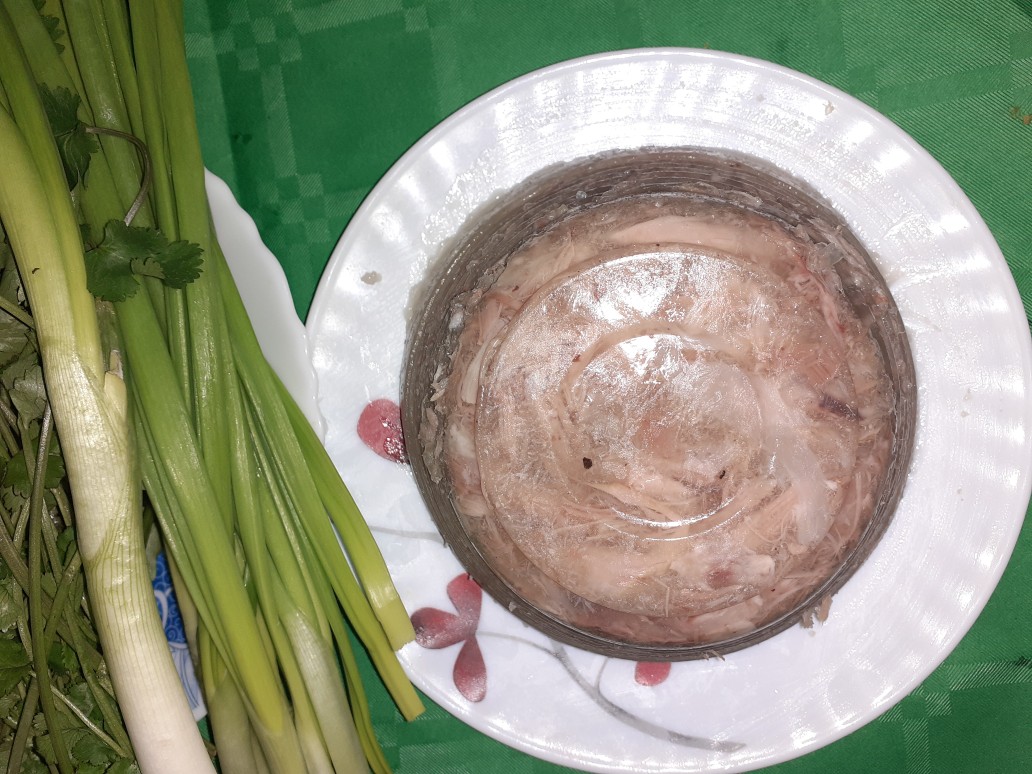 Всех с Новым годом!!! У меня сегодня холодец или студень😊