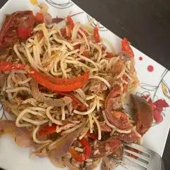 Паста с тунцом и овощами