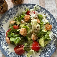 Салат греческий с креветками 