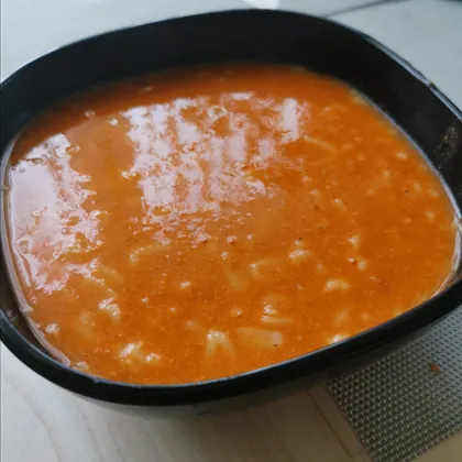Томатный суп-пюре с вермишелью