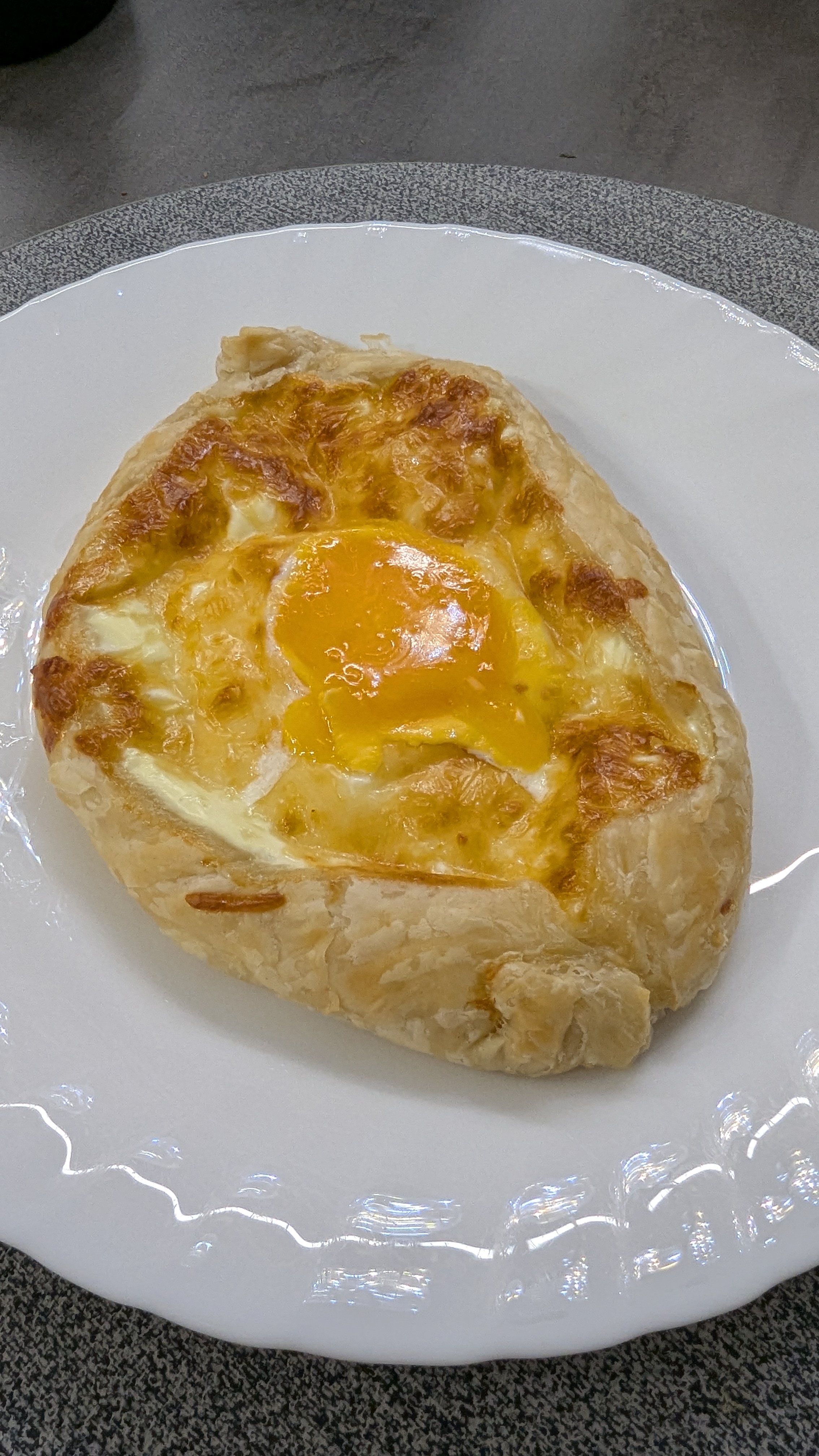 Хачапури по-аджарски