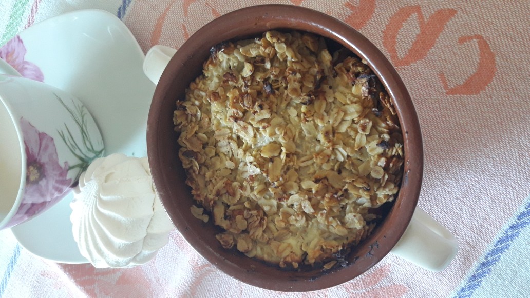 Яблоки запеченные с орехами под овсяной корочкой