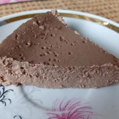 Творожная запеканка с какао и бананом без сахара