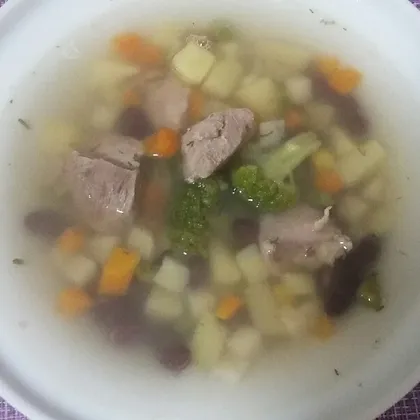 Суп на мясном бульоне с красной фасолью и брокколи #пп