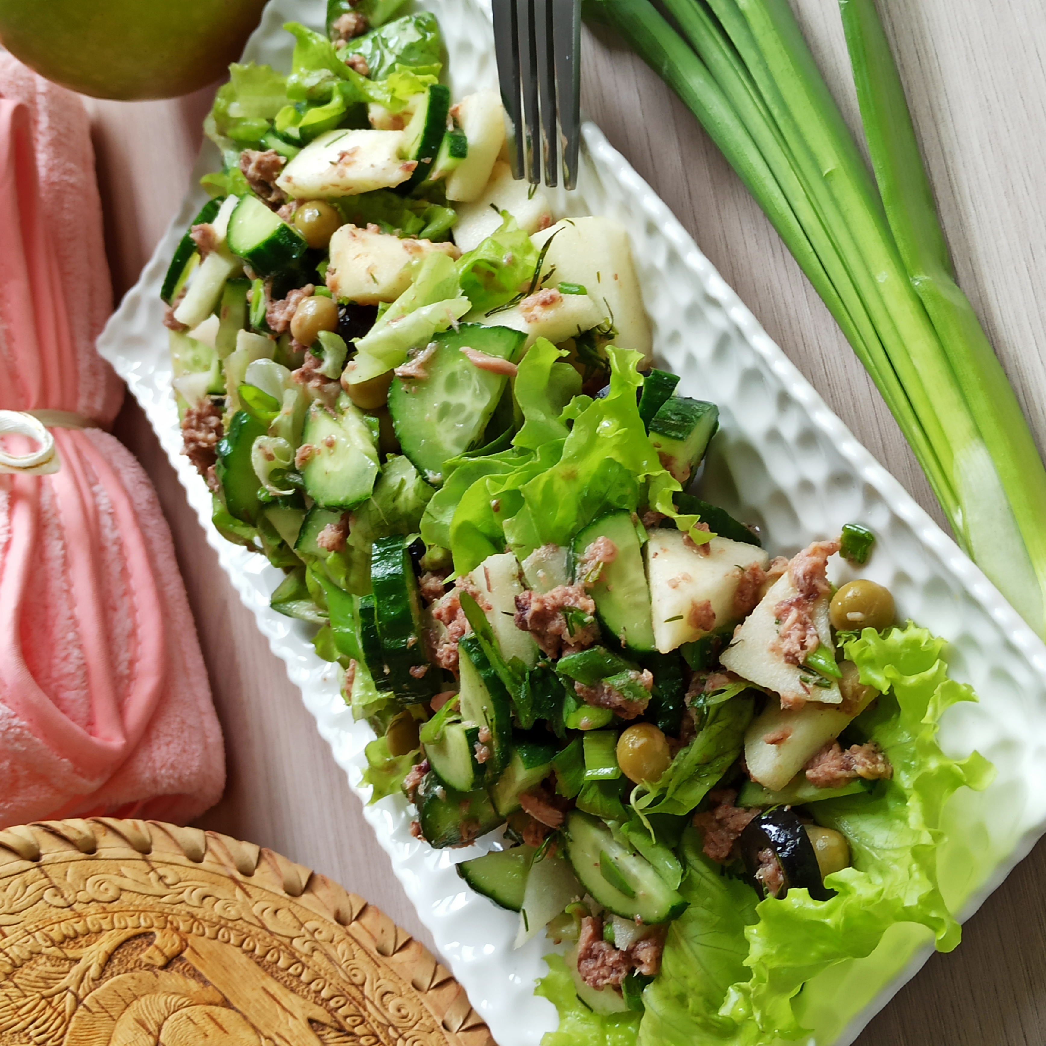 Фитнес-салат с консервированным тунцом