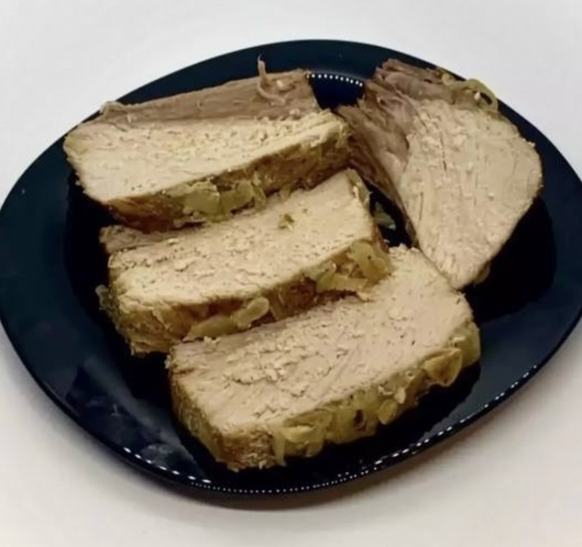 Маринованная свиная шейка, запечённая в фольге