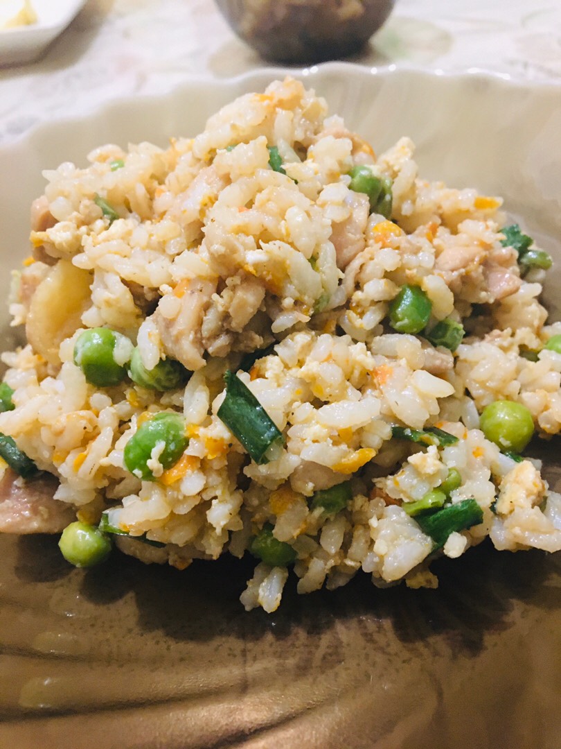 Жареный тайский рис с курицей