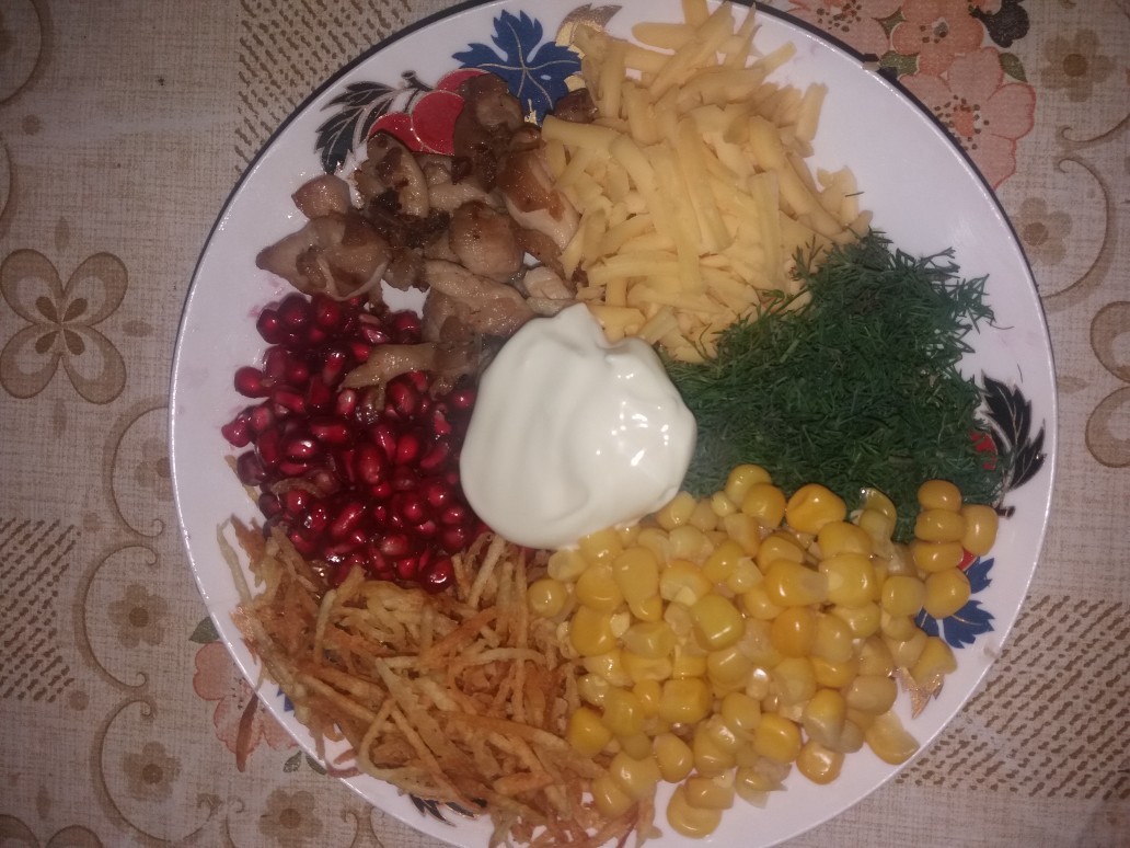 Салат «Дамский каприз» с курицей и черносливом — рецепт с фото пошагово
